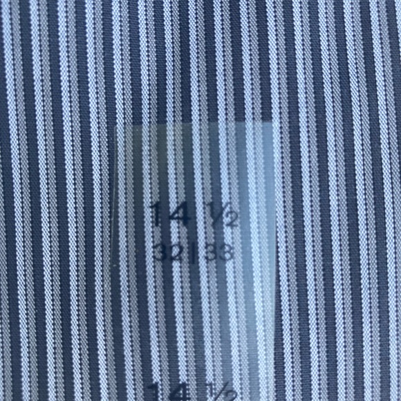 Handsome Clairborne  no-iron slim fit mens dress shirt.  Size 14-1/2 32 33. - Picture 5 of 5
